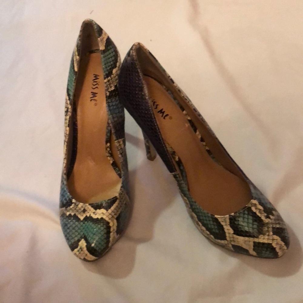 Turquoise snake skin multi color heels